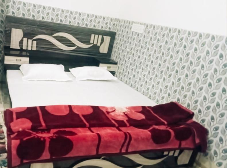 Nirmala Sadan Home Stay Ayodhya Dham المظهر الخارجي الصورة