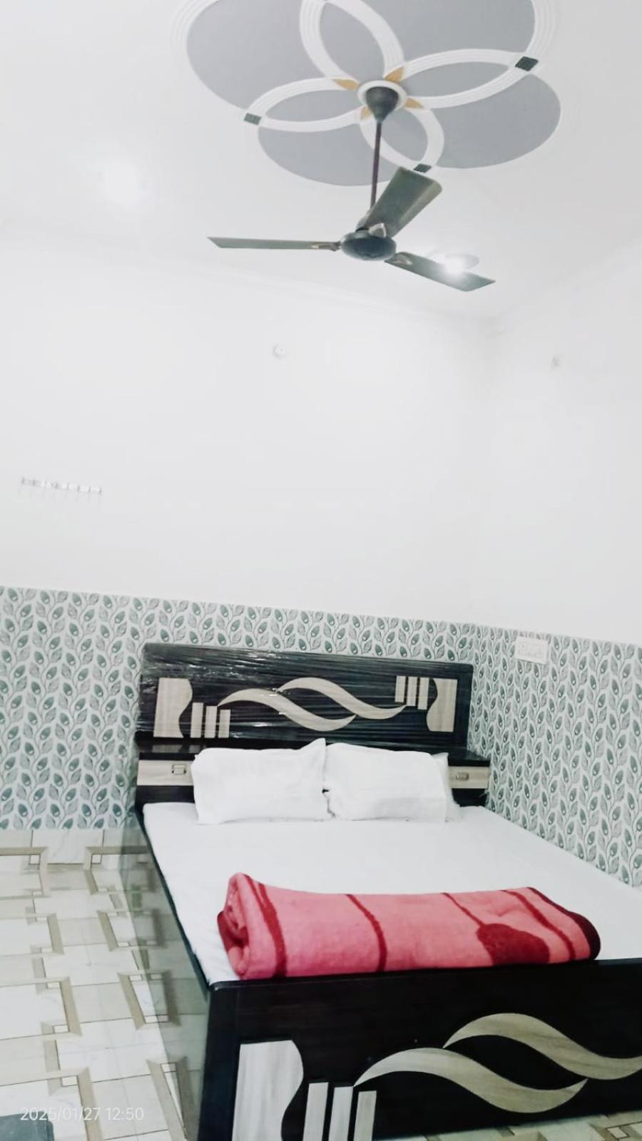 Nirmala Sadan Home Stay Ayodhya Dham المظهر الخارجي الصورة